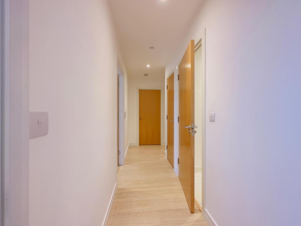 Luxurious Comfy Penthouse - Steps To East Croydon Train Station - Views Daire Dış mekan fotoğraf