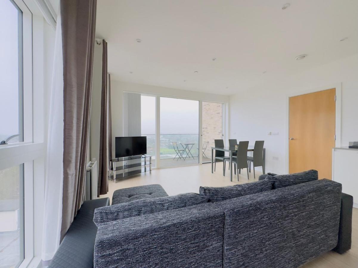 Luxurious Comfy Penthouse - Steps To East Croydon Train Station - Views Daire Dış mekan fotoğraf