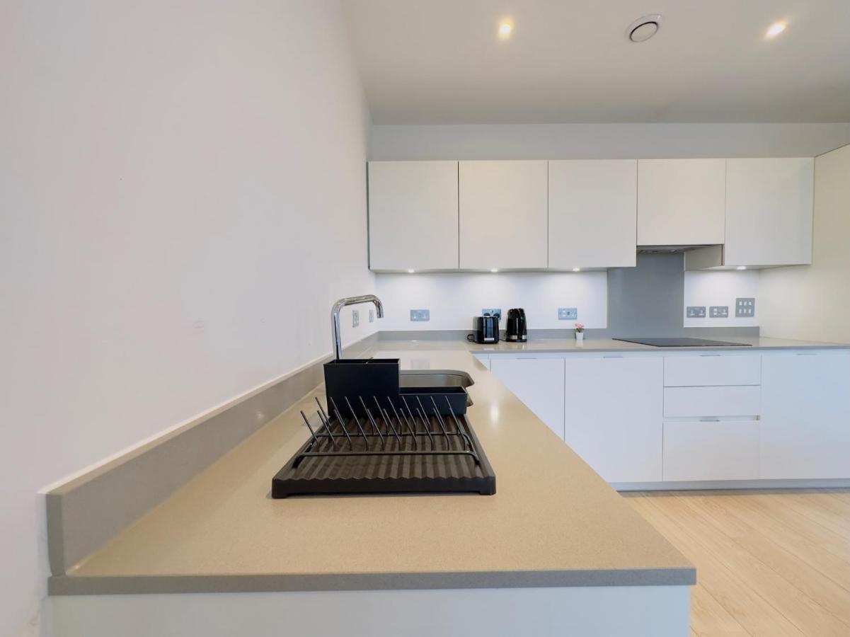 Luxurious Comfy Penthouse - Steps To East Croydon Train Station - Views Daire Dış mekan fotoğraf